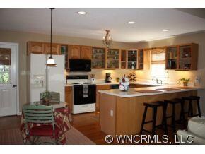 Kitchen with Breakfast Bar