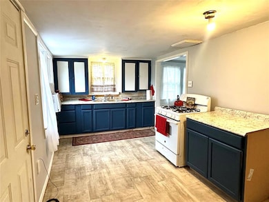 611 N Chapman Ave, Shawnee, OK 74801 - photo 3