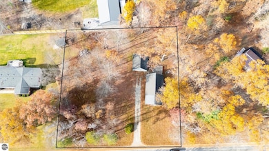 3610 Tower Hill Rd, Houghton Lake, MI 48629 - photo 4