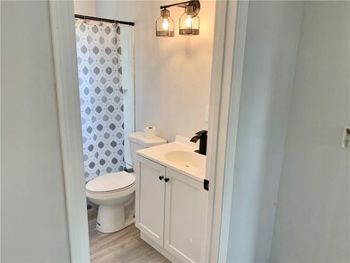 2303 S 8th Ave E, Newton, IA 50208 - photo 5