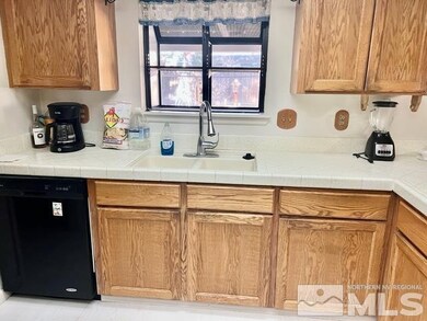 562 Steffanie Way, Sparks, NV 89431 - photo 4