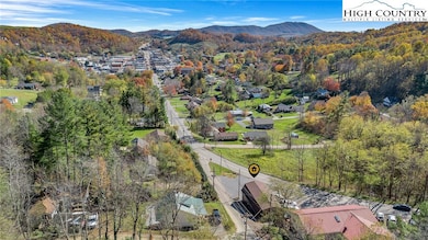 716 N Jefferson Ave, West Jefferson, NC 28694 - photo 4