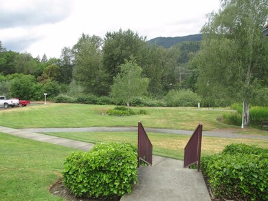 815 Pine St unit 13, Rogue River, OR 97537 - photo 3
