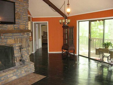Dining Room. Dinning room with view to the deck/nature