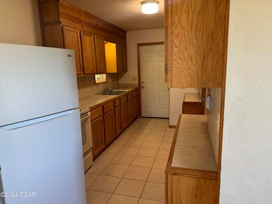 10945 S 704 Rd unit 2, Wyandotte, OK 74370 - photo 6