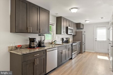 15204 Peerless Ave, Upper Marlboro, MD 20772 - photo 3