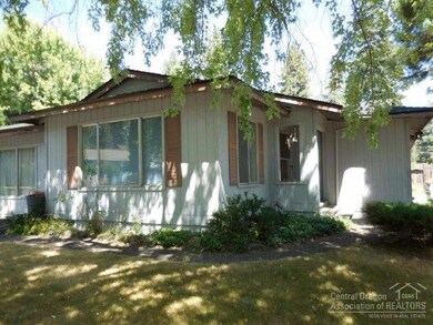 1404 NW Ithaca Ave, Bend, OR 97701 - photo 3
