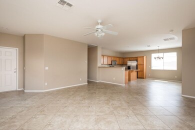 004_Great Room to Kitchen