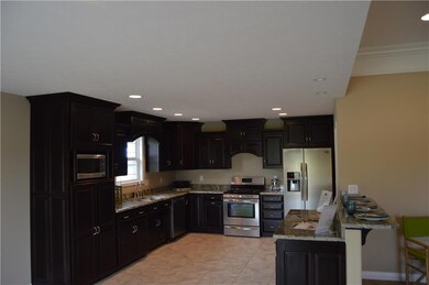 5730 Victory Dr, Columbus, IN 47203 - photo 4