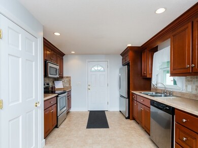 3 Kalmia Rd, Holbrook, MA 02343 - photo 4