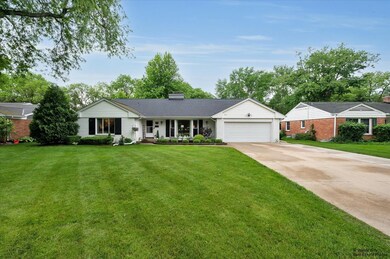 417 N Kingsway Dr, Aurora, IL 60506 - photo 7