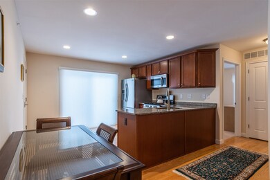 17 Stinson Dr unit 11, Nashua, NH 03063 - photo 4