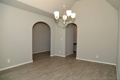 Dining room & Entry have wood look tile floors!