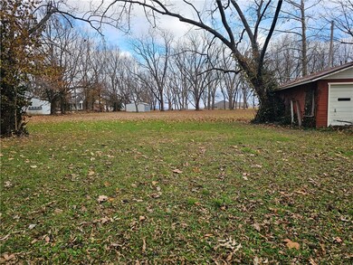 127 S Border St, Prairie Grove, AR 72753 - photo 2