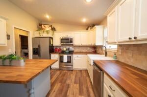 6440 Mindy Ln-8