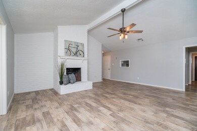 4307 Lucian Ln, Friendswood, TX 77546 - photo 6