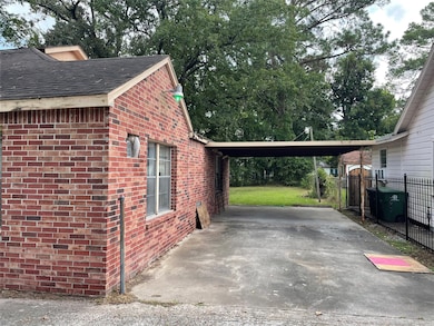 8934 Compton St, Houston, TX 77016 - photo 2