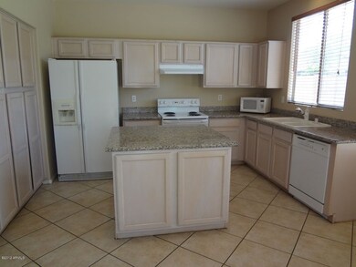 302 N Kimberlee Way, Chandler, AZ 85225 - photo 5