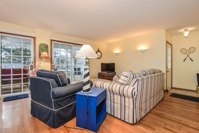 007-Living_Room-3810481-medium