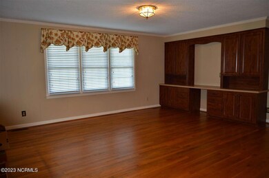 1505 US Highway 117 Bypass S, Burgaw, NC 28425 - photo 3