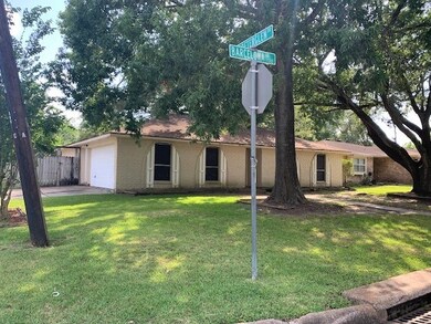 16738 Barcelona Dr, Friendswood, TX 77546 - photo 2