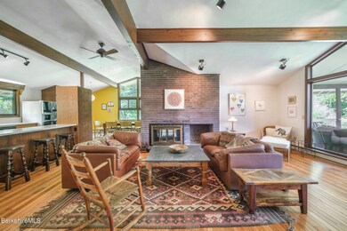 GREAT ROOM 2