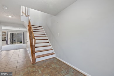 8737 Silent Ct, Odenton, MD 21113 - photo 3
