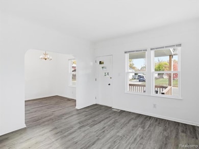 423 16th St, Port Huron, MI 48060 - photo 7