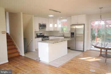 217 Worthmont Rd, Catonsville, MD 21228 - photo 3