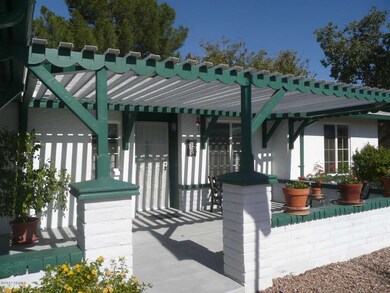 Frnt porch1