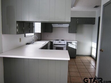 718 E Barbara St, Tyler, TX 75701 - photo 4