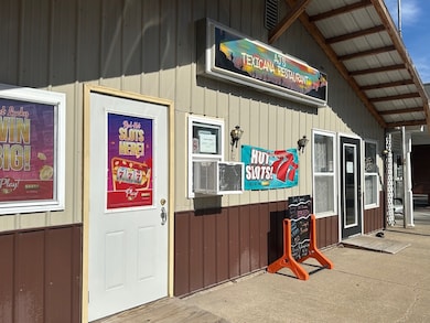 405 Park St, Cisne, IL 62823 - photo 2