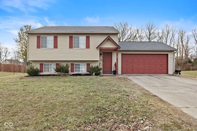 2323 Chaucer Dr, Columbus, IN 47201 - photo 2