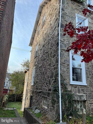 419 E Woodlawn St, Philadelphia, PA 19144 - photo 2