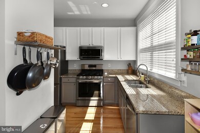 4146 Timber Log Way, Fairfax, VA 22030 - photo 2