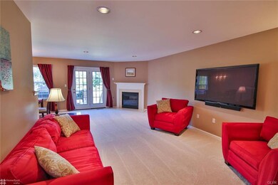 6933 Hunt Dr, Macungie, PA 18062 - photo 3