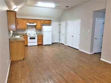 124 Power St unit 200, Bridgeport, TX 76426 - photo 4