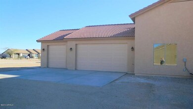 OVERSIZE 3 CAR GARAGE