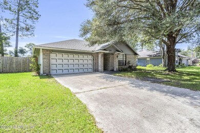 7808 Hunters Lake Cir N, Jacksonville, FL 32210 - photo 2