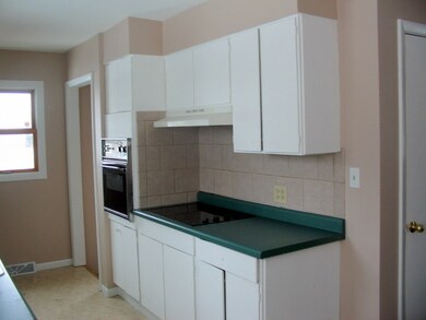 1245 N 6th St, Princeton, IL 61356 - photo 2