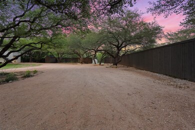 View of dirt / gravel road