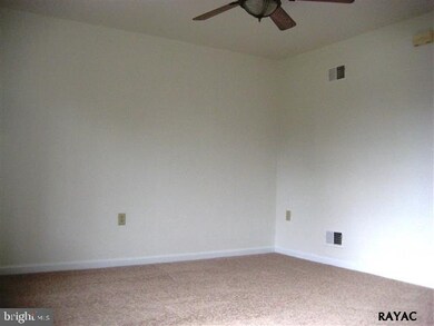 103 Orchard Ln unit 19, Hanover, PA 17331 - photo 5