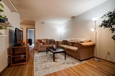 681 Milcrest Dr, Marysville, OH 43040 - photo 5