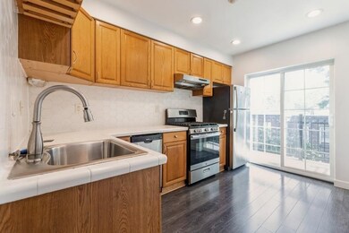 160 Edgar St unit 2, Weehawken, NJ 07086 - photo 2