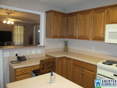 2433 Tracy Ln, Center Point, AL 35215 - photo 6