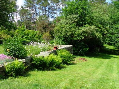 153 Seamans Rd, New London, NH 03257 - photo 4