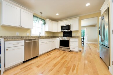 6 Richard St, Smithfield, RI 02917 - photo 5