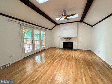 7597 Whisperwood Ct, Springfield, VA 22153 - photo 5