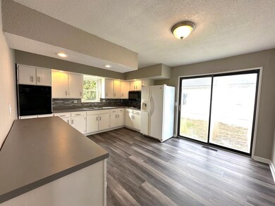 613 N Nancy St, Warren, IN 46792 - photo 7