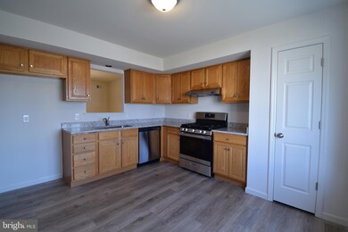 1112 Fredrick Blvd, Reading, PA 19605 - photo 3